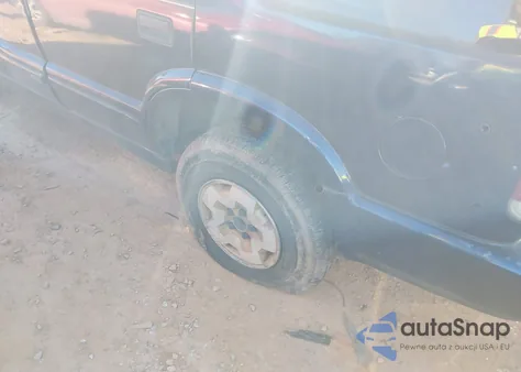 1999 Chevrolet Blazer Trailblazer из США, поврежденный, VIN 1GNDT13W7X2238044